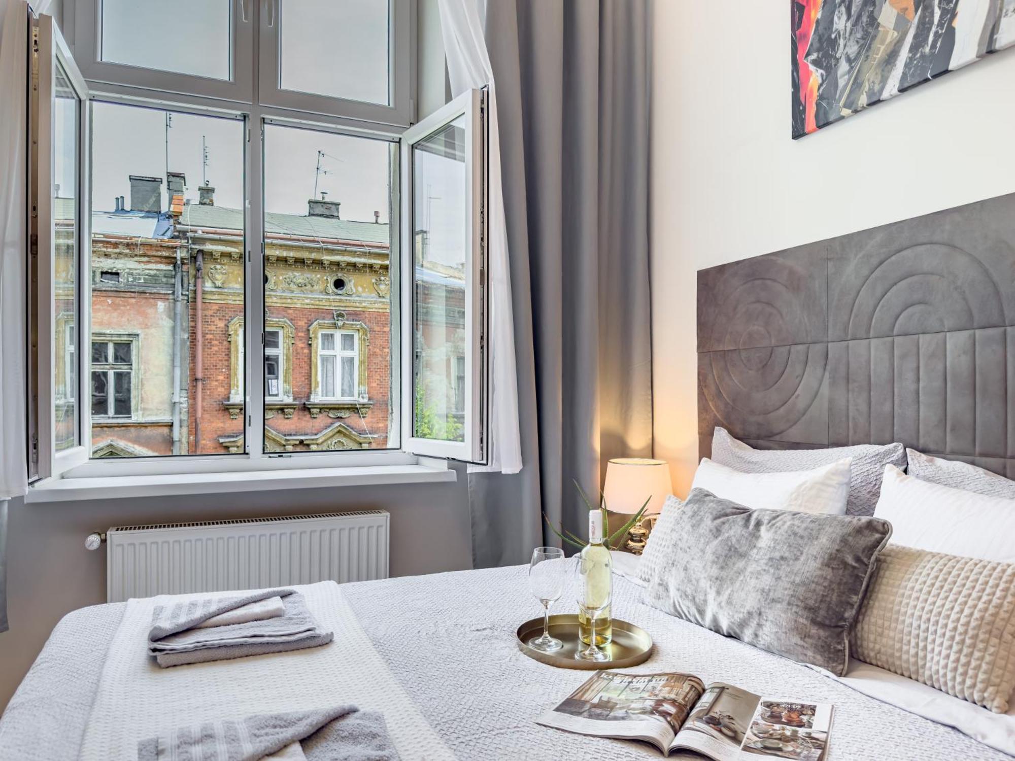 Apartament Queen W Sercu Krakowskiego Kazimierza Apartment Luaran gambar